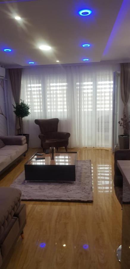 Centar 5 Star Apartment Kraljevo Exterior photo