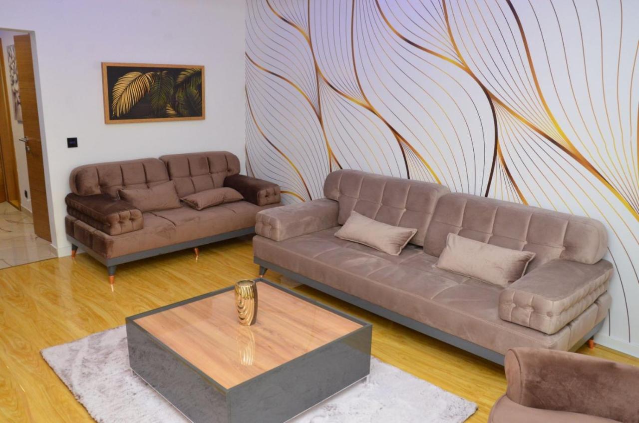 Centar 5 Star Apartment Kraljevo Exterior photo