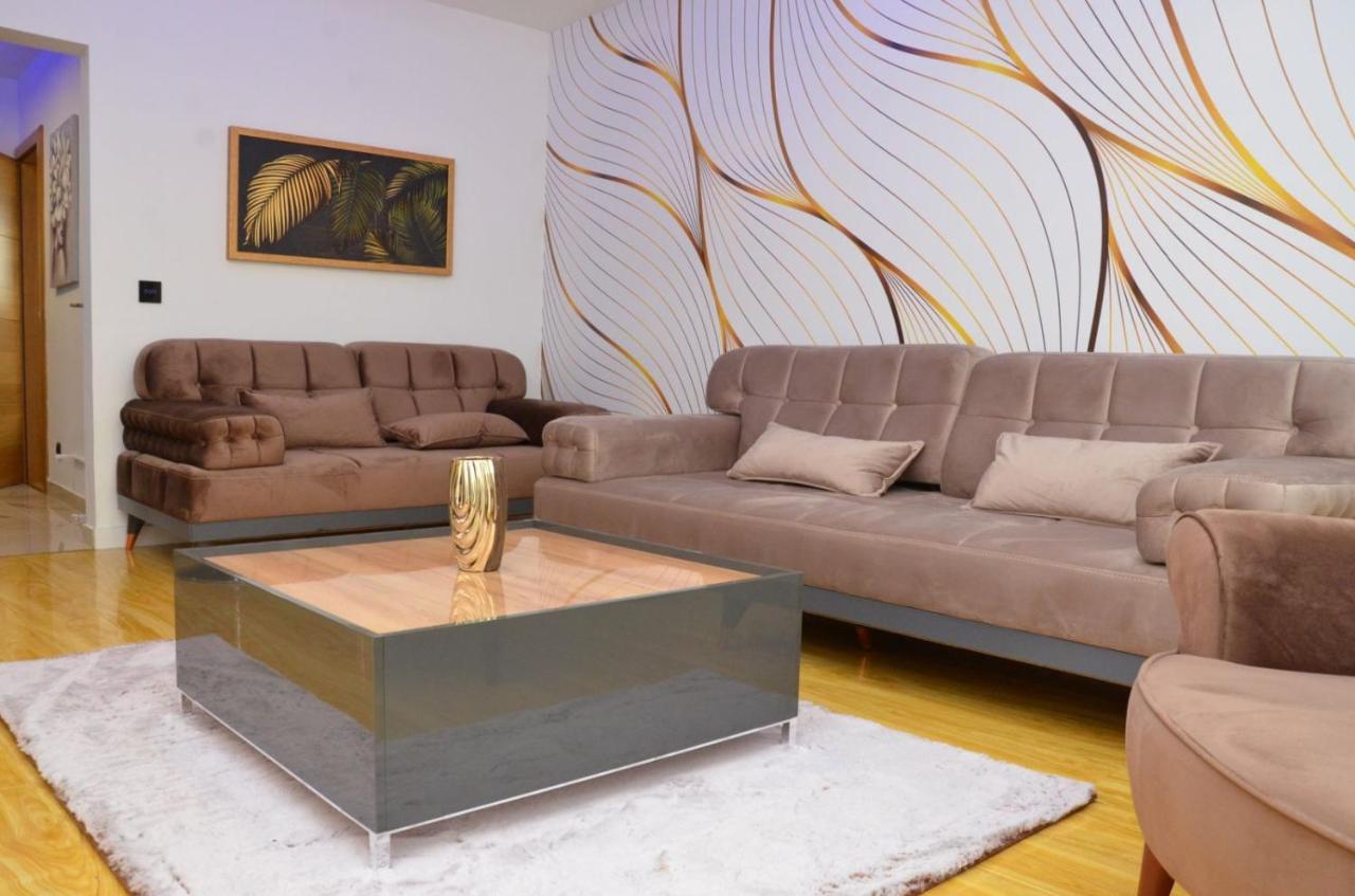 Centar 5 Star Apartment Kraljevo Exterior photo